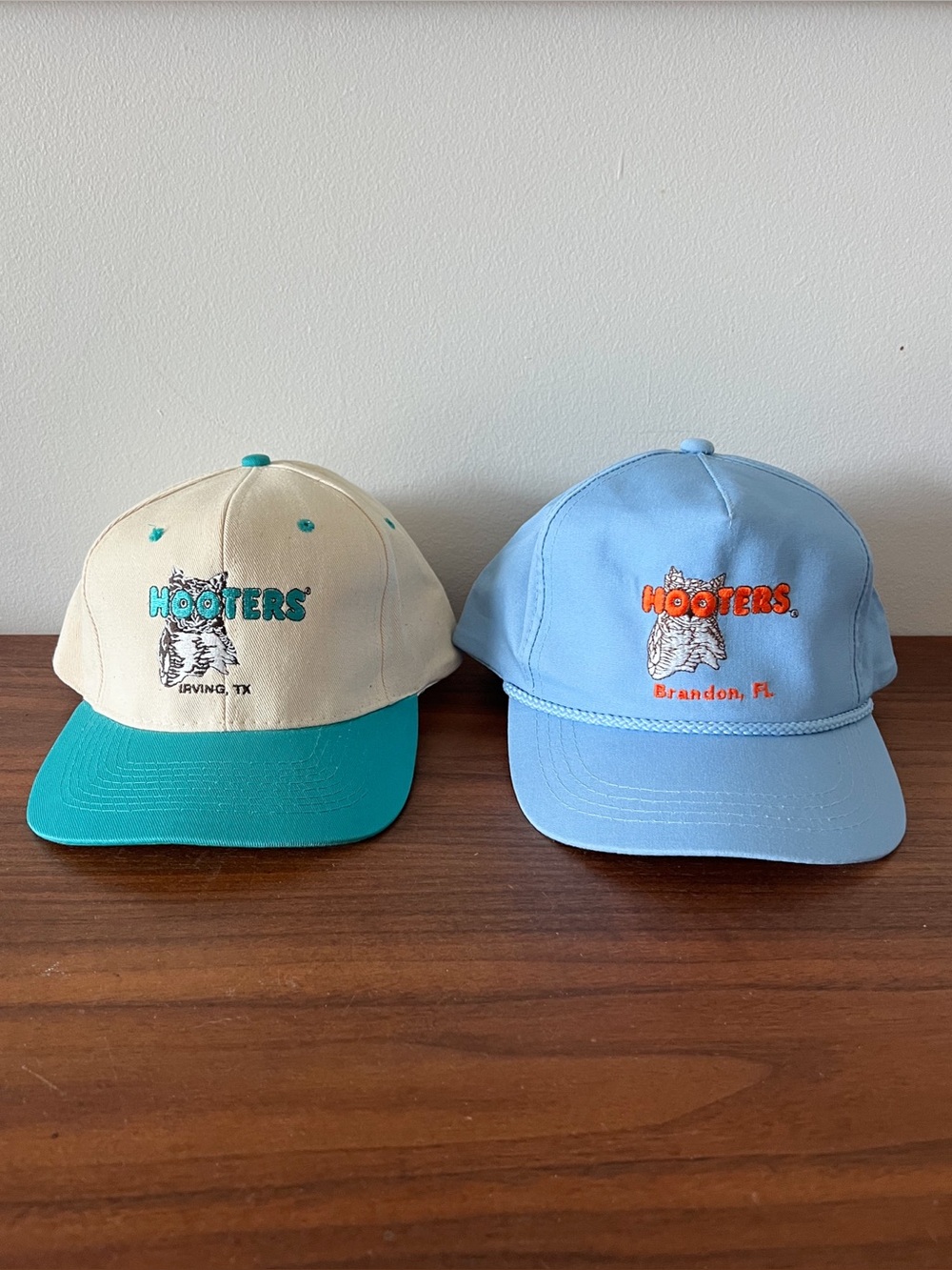 Vintage Hooters Snapback Hat Lot Of 2 Cream Teal Blue Trucker Cap OSFA